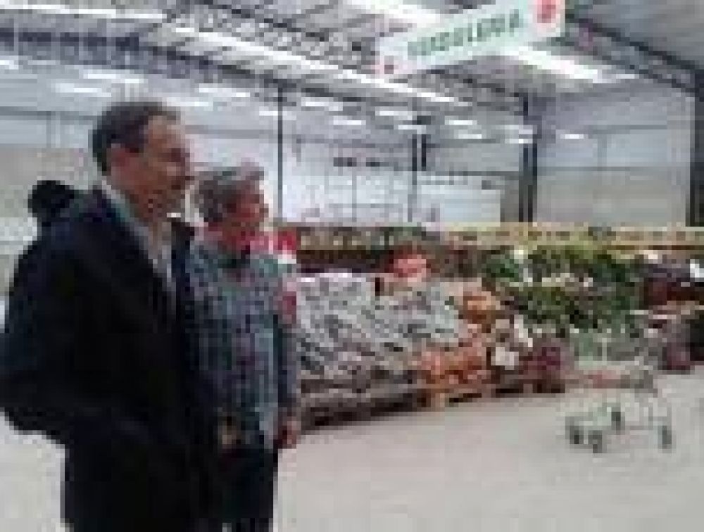 Bruera estuvo visitando la ampliaci�n del Mercado Central de La Plata