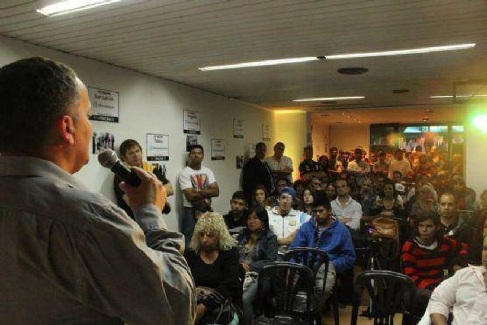 Con la presencia de vecinos, Javier Pacharotti lanz� su plataforma virtual