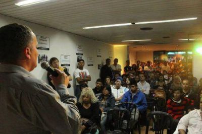 Con la presencia de vecinos, Javier Pacharotti lanz� su plataforma virtual