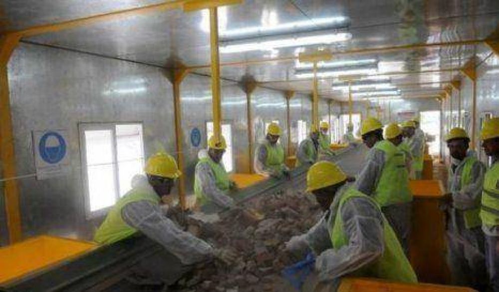 Ampl�an la planta que trata escombros