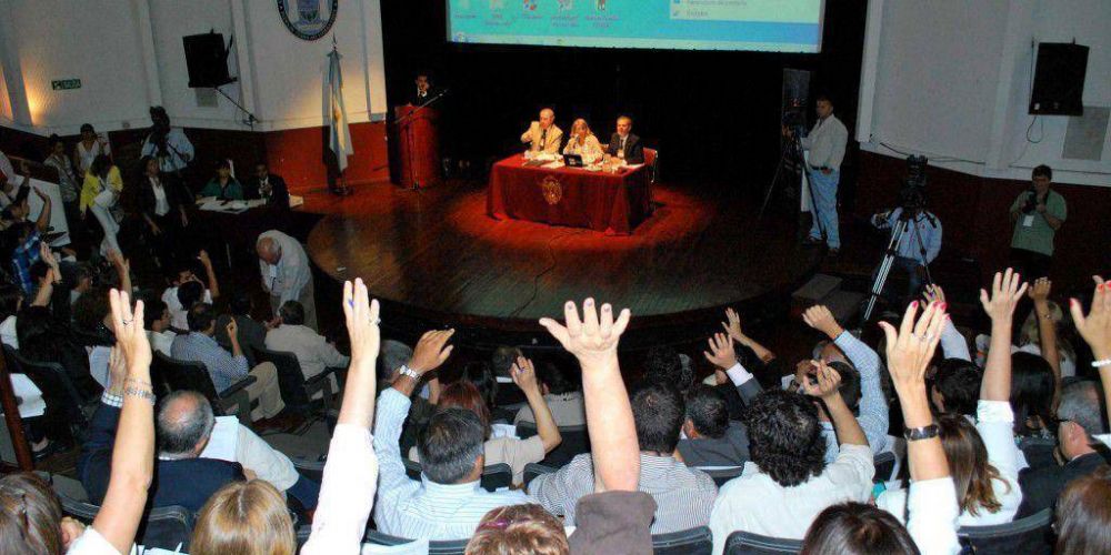 Este lunes contina el debate por la Reforma del Estatuto Universitario