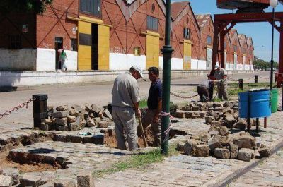 Trabajan en la soluci�n al hundimiento de los adoquines del Paseo del Puerto