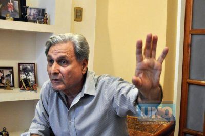 Solanas: �Hay que ser ideol�gicamente correcto y pol�ticamente incorrecto�