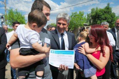 Cien familias de La Punta cumplen el sue�o de la casa propia