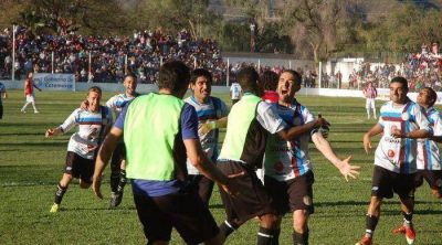 Aconquija se asegur� la cima y le falta un punto para ascender