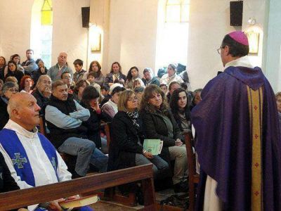 Emotiva misa tras el ataque a la Parroquia de F�tima