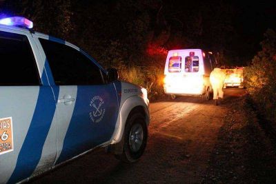 Desesperada b�squeda de un veh�culo que habr�a ca�do al lago Moreno