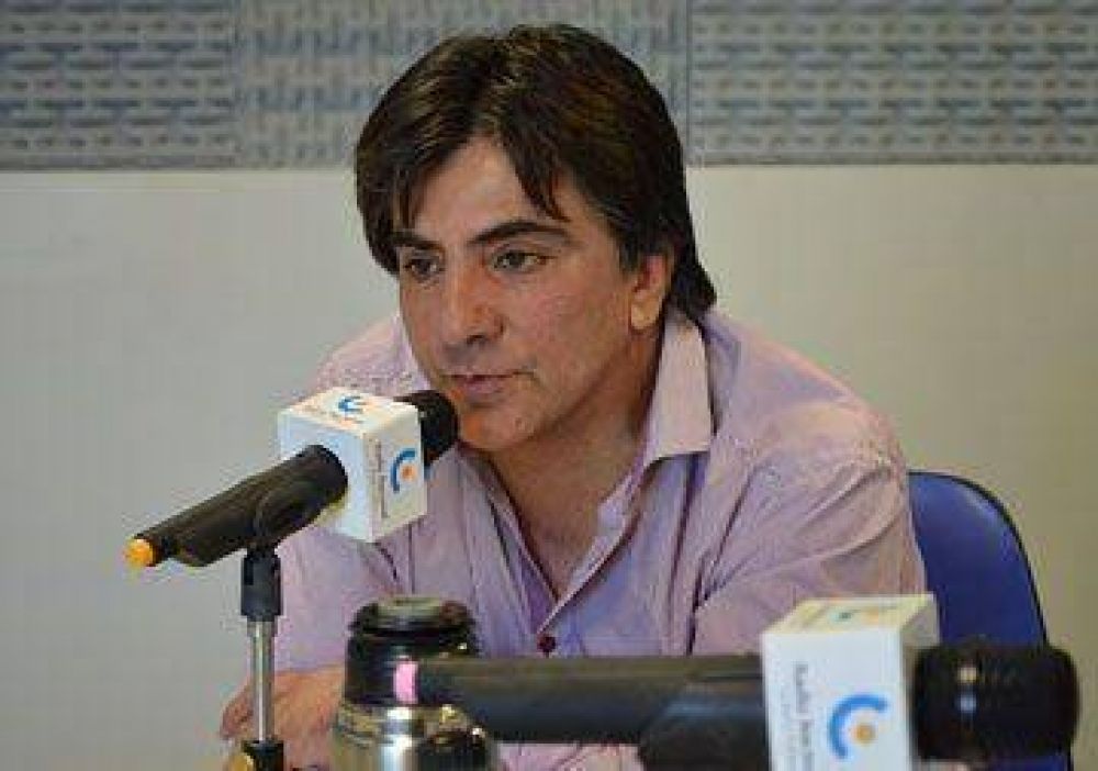 V�zquez invit� a Peralta a debatir p�blicamente