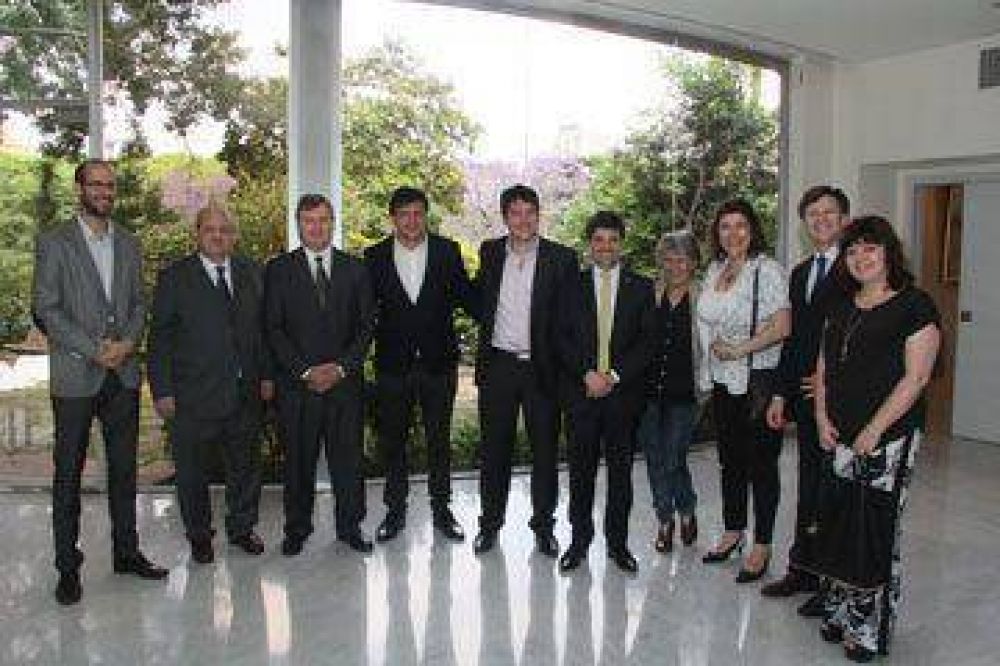 G�mez Bull se reuni� con Marcelo D�az