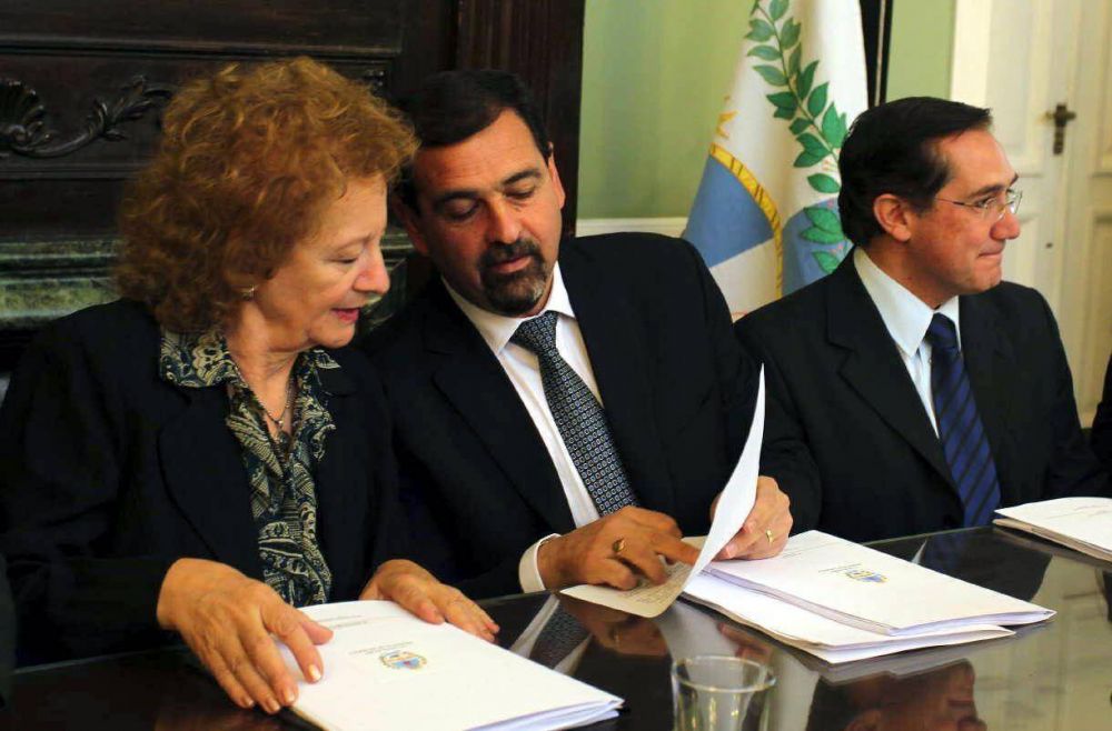 �ltima consulta para poder aprobar la nueva ley de Educaci�n