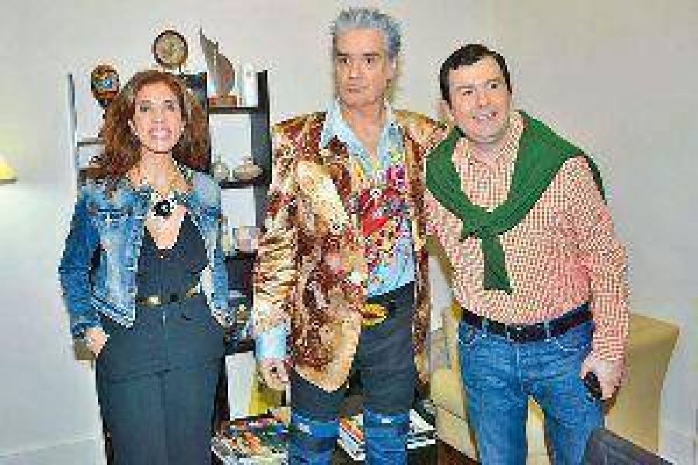 La gobernadora Dra. Claudia Zamora y el senador Dr. Gerardo Zamora, en el show de Pettinato