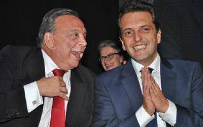 Inundaciones: Scioli acus� a Massa y Z�ccaro de hacerle una operaci�n en su contra