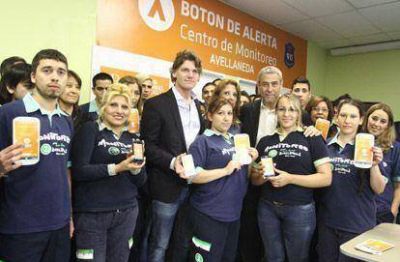 El intendente Ferraresi y Nicol�s Scioli presentaron el Bot�n de Alerta