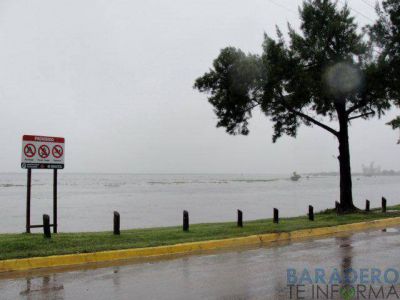 Prefecto R�os: �Por la sudestada el r�o alcanz� los 2,85, estamos en etapa de alerta�