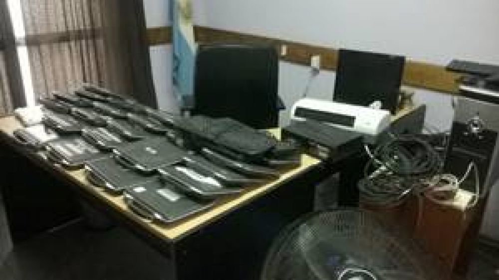 Efectivos de la comisar�a Tercera recuperaron objetos robados de una escuela