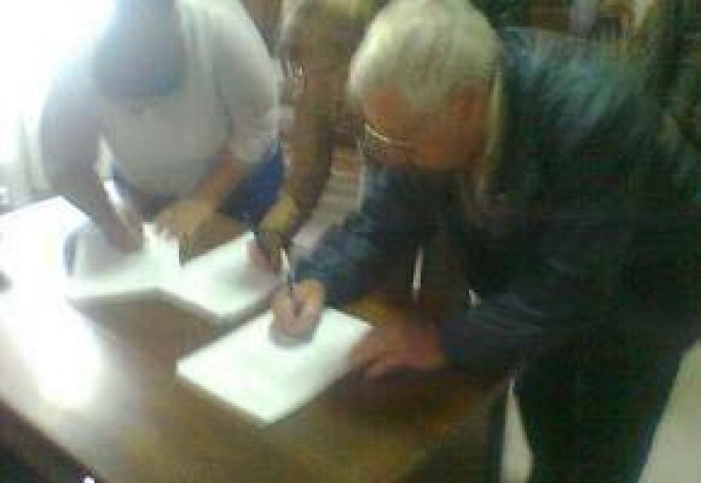Protesta en Doyle: Firman petitorio para entregar al Intendente