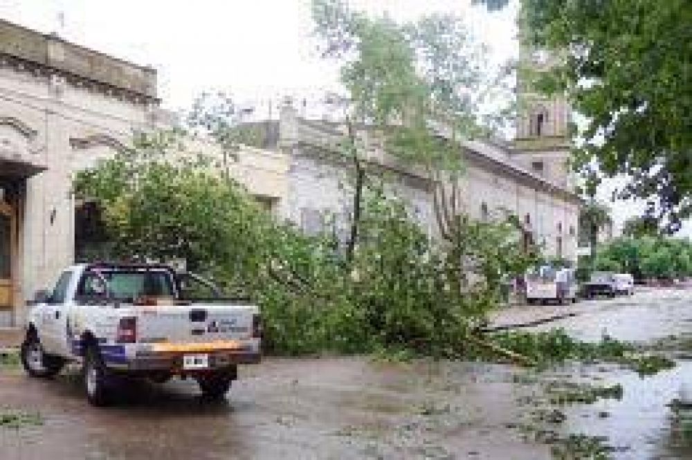 Bragado vuelve lentamente a la normalidad tras el tornado de la semana pasada