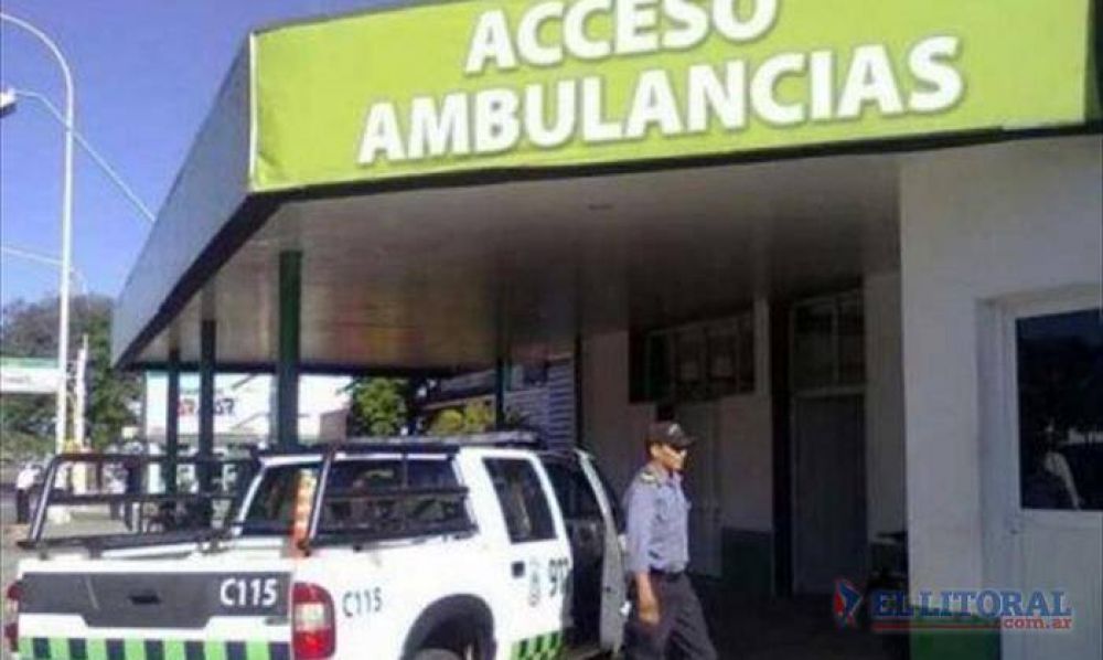 Motochorros balearon a una mujer que iba en un auto para robarle la cartera