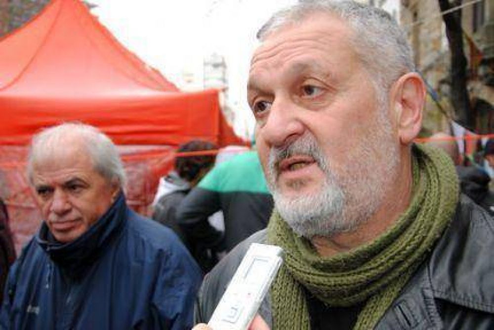 �Ser�a una locura si estuvi�ramos armados en la playa�