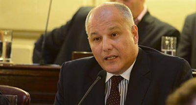 �Est�n haciendo negocio para pocos y derrota para muchos�