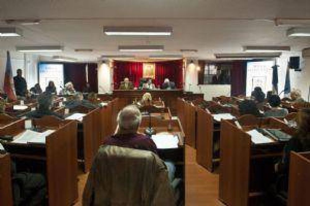 Diputados acordaron extender las sesiones s�lo treinta d�as m�s