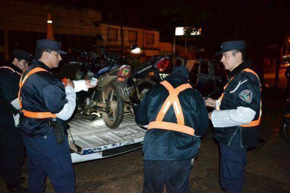 Se retuvieron 28 licencias de conducir y 34 motos en operativo �Finde Seguro�