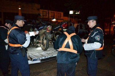 Se retuvieron 28 licencias de conducir y 34 motos en operativo �Finde Seguro�