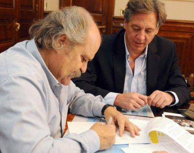 Se firm� el convenio para poner en marcha la Polic�a Local