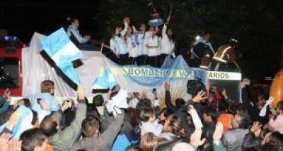 Las campeonas, en casa