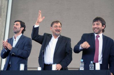 Isa: �Ojal� muchos gremios los imitaran en su labor� 