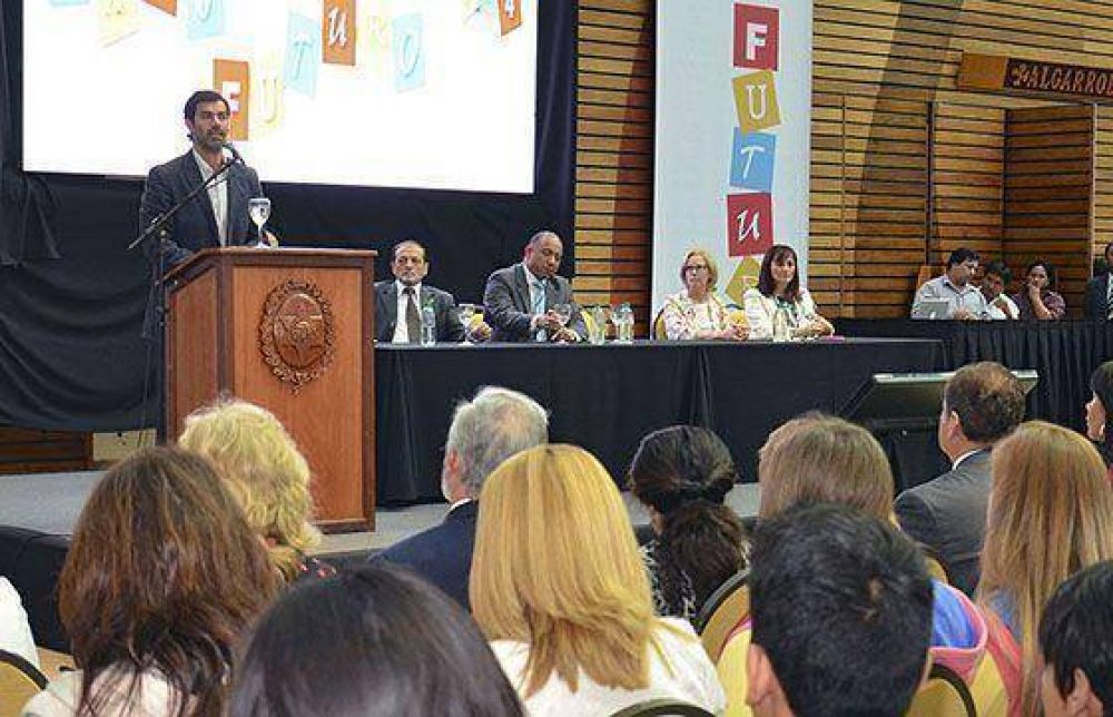 Urtubey inaugur� la Expo Futuro con la oferta educativa superior y de formaci�n profesional de Salta