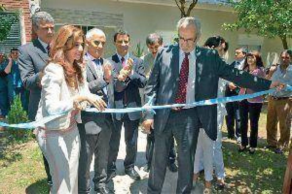 El primer Banco de Tejidos Oculares del Noroeste Argentino ya funciona en Santiago