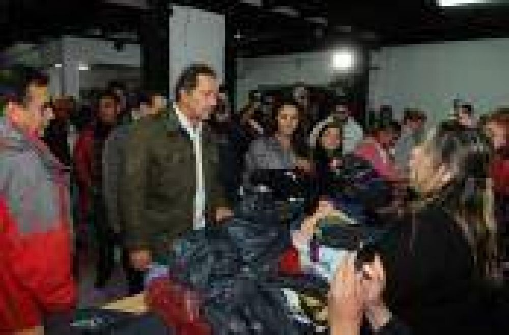 Scioli visit� centro de distribuci�n de ayuda para afectados por el temporal en Pilar 