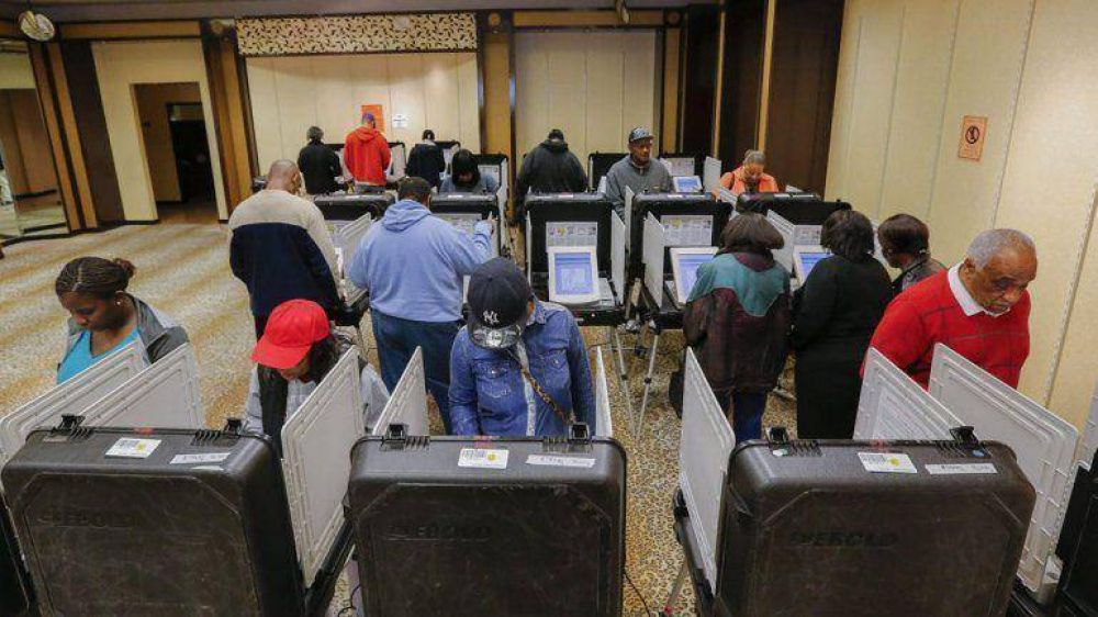 Estados Unidos vota si entrega a los republicanos el control del Congreso