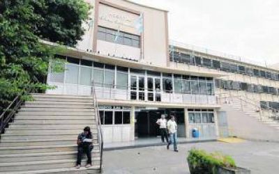 La Plata: Paro de 24 horas en Hospital San Mart�n por agresi�n a enfermero