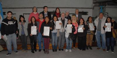Cientos de adultos egresados del FinEs 2