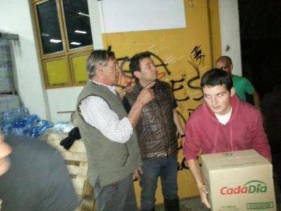El PRO entreg� m�s de 3500 art�culos para los evacuados
