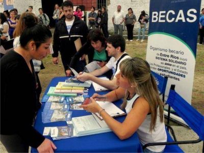 Este viernes inicia el cronograma de pagos de becas provinciales