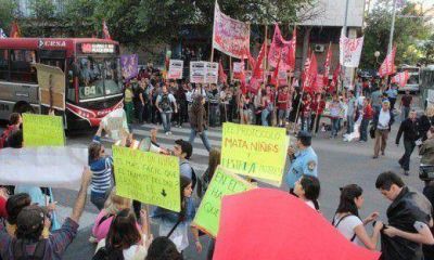 Marchas pro y antilegalizaci�n del aborto coincidieron en la zona c�ntricaa