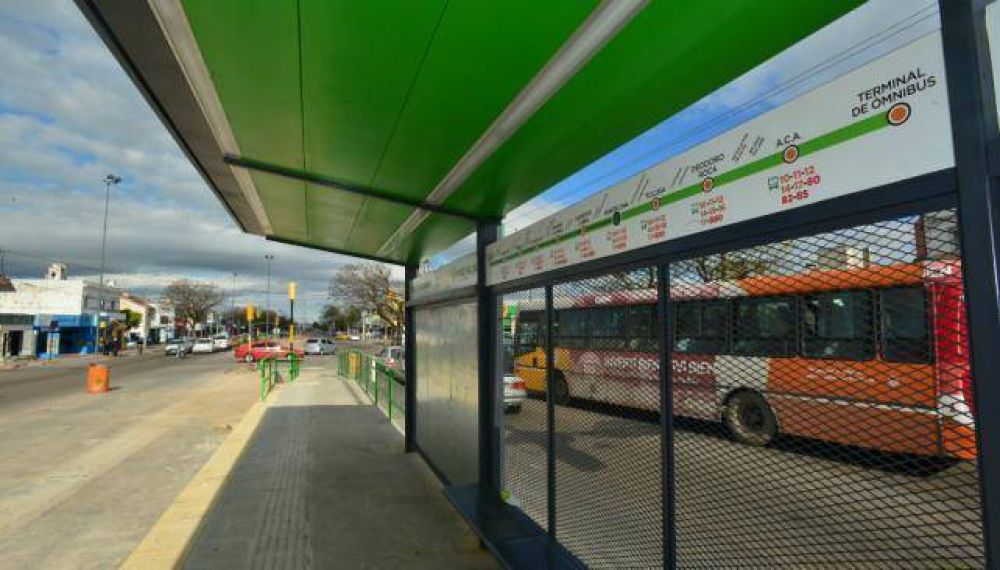 El S�lo Bus debuta con carteler�a en paradas