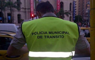 Ordenan liberar al inspector municipal detenido en C�rdoba