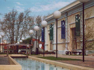 Expo ONG de Mar del Plata y Bat�n en Plaza del Agua 