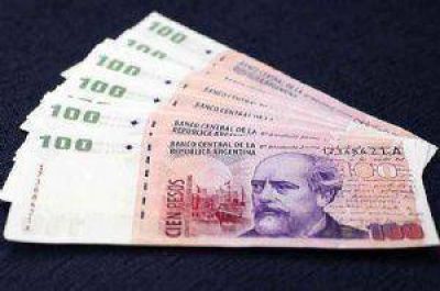 Se hacen pasar por empleados del Banco Naci�n para apoderarse de billetes de $100 y d�lares