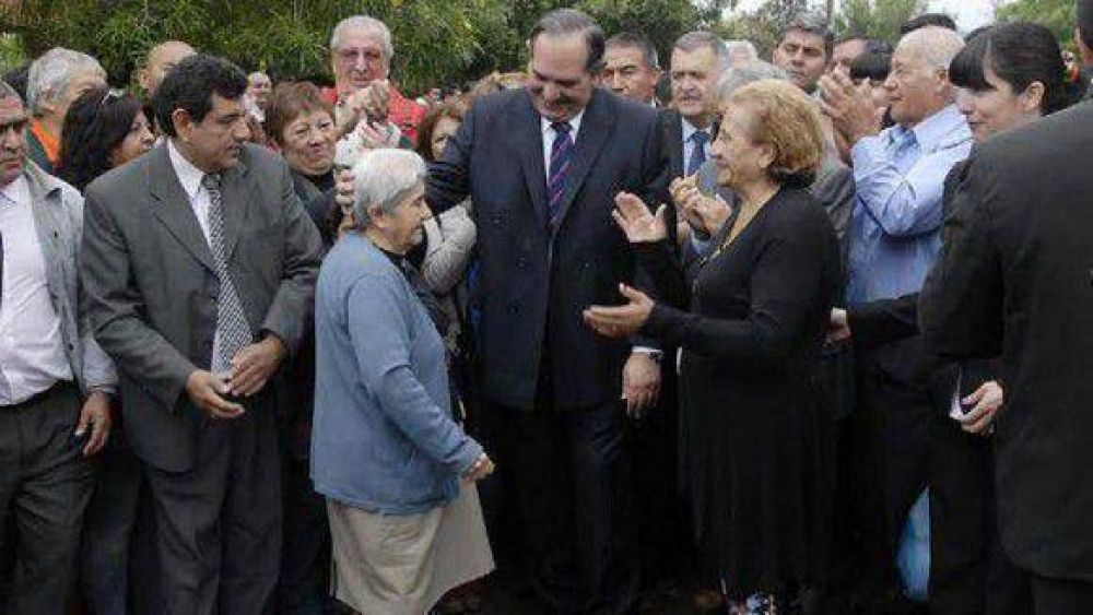 �La prioridad es pagar dos sueldos y medio en diciembre�
