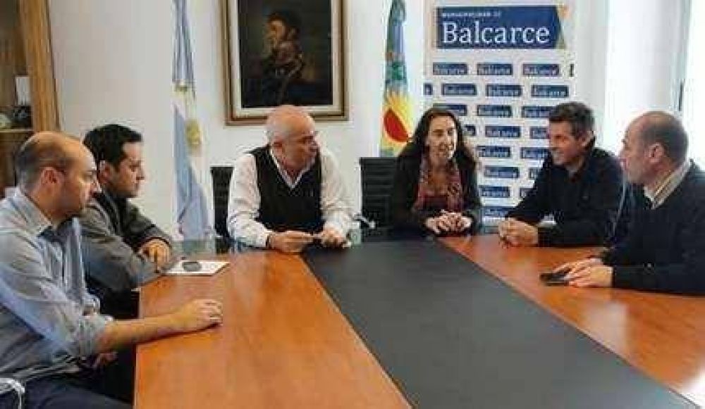 Lo anticip La Vanguardia: Echeverra present nuevos funcionarios