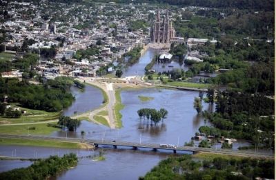 El agua no baja y todav�a quedan m�s de 3 mil evacuados