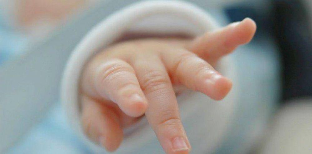 Jujuy: polic�as rescatan a un reci�n nacido que cay� en una letrina luego que su madre diera a luz all�