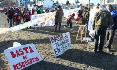 Sin movilizaci�n, ATE tambi�n reclam� el bono navide�o en Bariloche