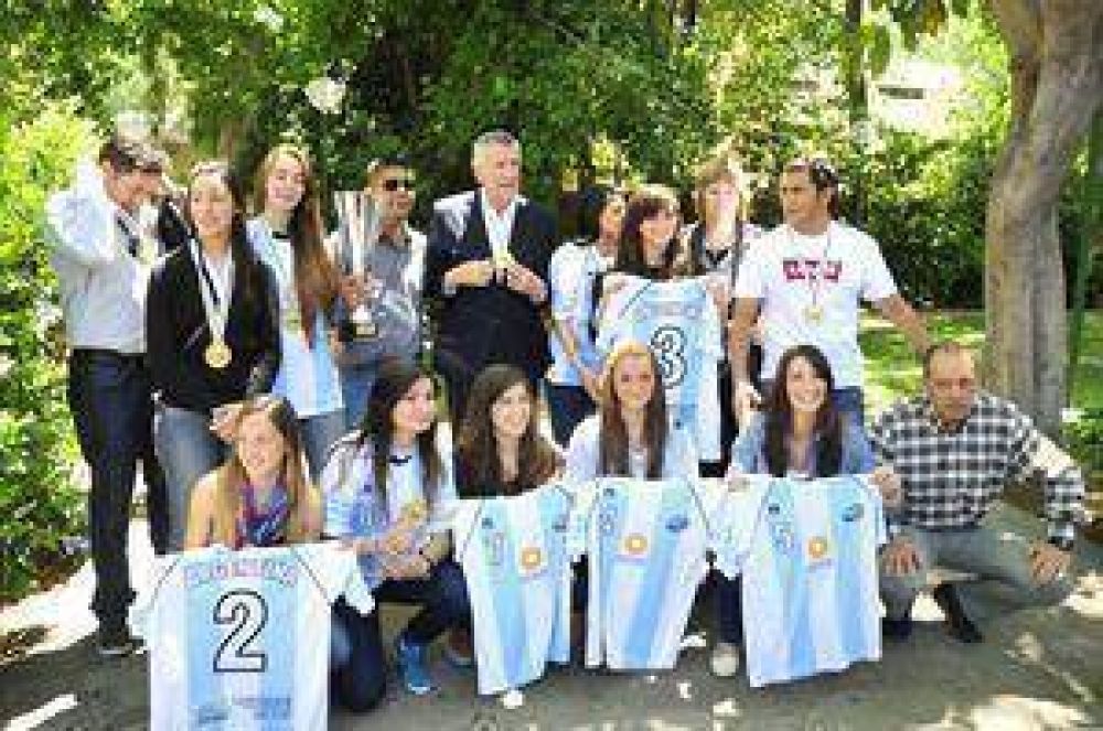  J.L.Gioja: �Son el orgullo de San Juan y ejemplo de perseverancia�