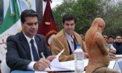 Urtubey y Capitanich firman un acuerdo para asistir a trabajadores rurales de Met�n